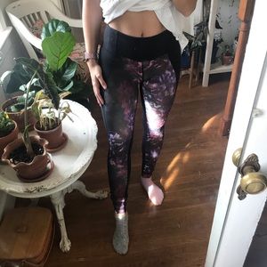 Size 4 lululemon printed wunder under leggings